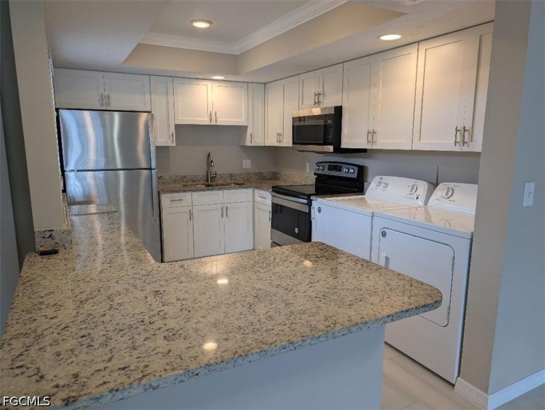 2026036057 - 3715 SE 9th Place #9